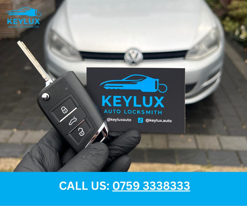 Mobile auto locksmith Fulham van providing car key replacement service