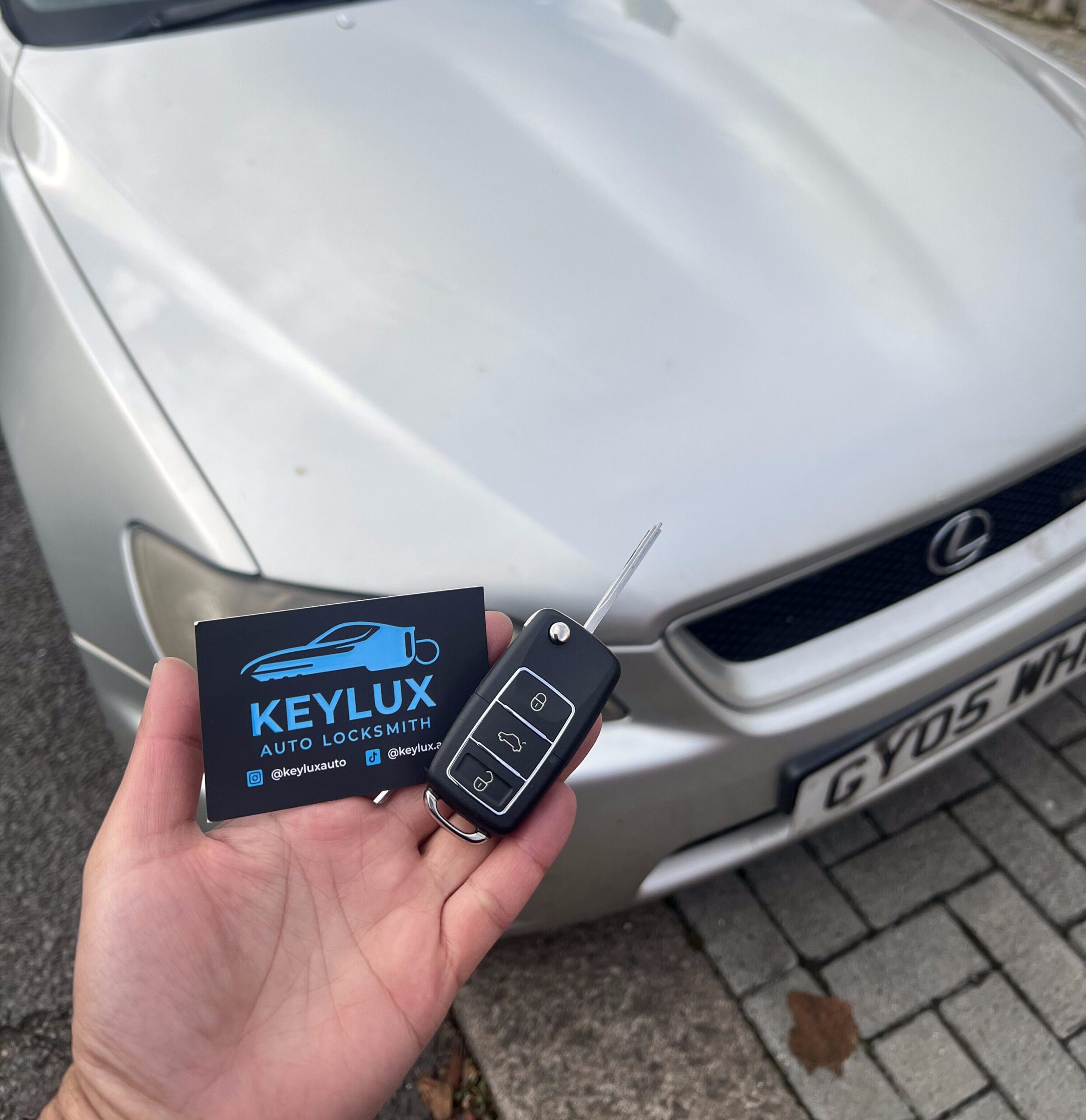 auto locksmith Surbiton